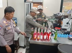 Razia di Bulan Ramadan, Satpol PP-Polisi Temukan Kafe di Bekasi Jual Miras