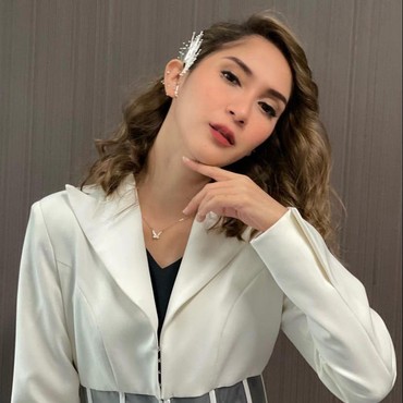 Dituding Pernah Jadi Selingkuhan Kurnia Meiga, Presenter Sheila Purnama Klarifikasi