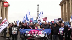 VIDEO: Demo Warga Rusia di Paris Tolak Terpilihnya Putin Jadi Presiden