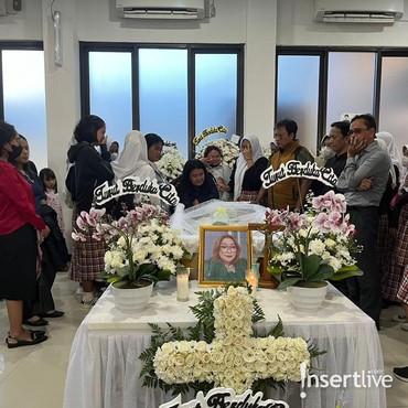 Meninggal Saat tidur, Ini Kronologi Wafatnya Adik Melly Goeslaw