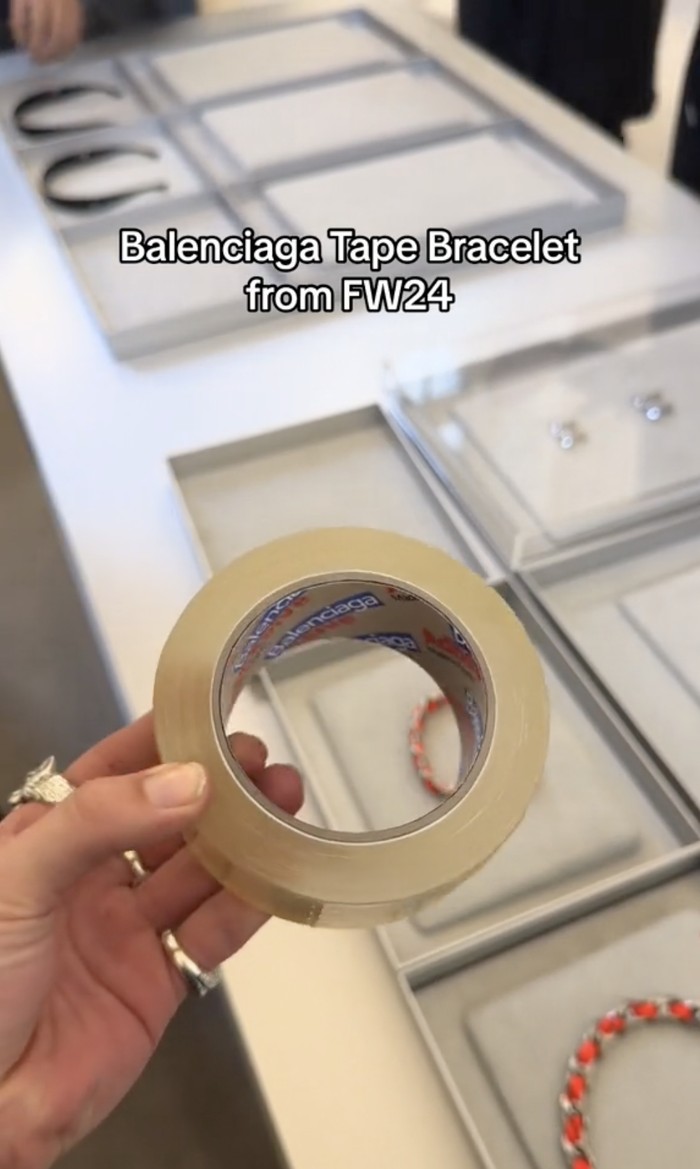 Gelang Balenciaga
