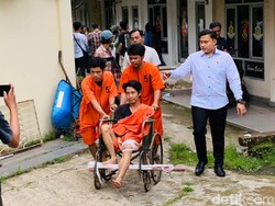 Pabrik Sabu Rumahan Digerebek, Residivis Tabrak-Seret Polisi Didor