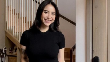 PENGALAMAN CLAIRINE CLAY KETIKA JANINNYA MENENDANG PERTAMA KALI