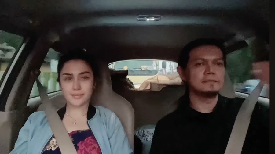 Jelita Callebaut dan Leon Yasin Jelita Callebaut dan Leon Yasin