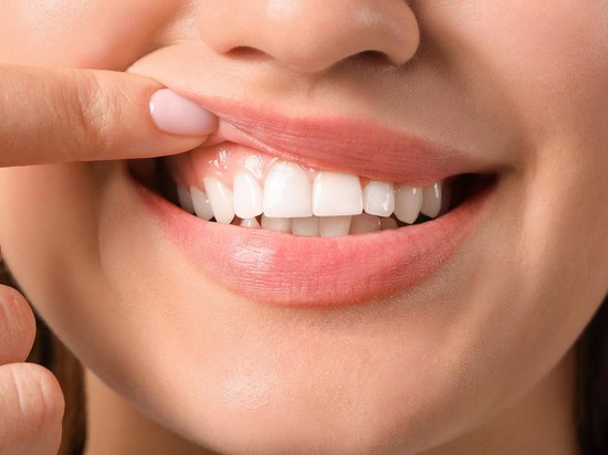 Solusi Teeth Whitening Tanpa Ribet ke Klinik! Dengan PUTIH Wireless Whitening Light 