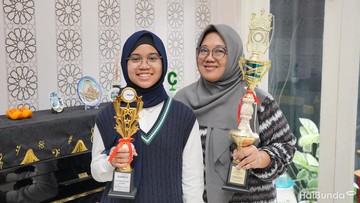 LAKUKAN DISKUSI BERSAMA