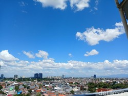 Prediksi BMKG soal Birunya Langit Bertahan di Jakarta