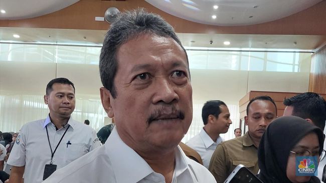 Menteri Trenggono Pamer Prestasi Tangkap Kapal Maling Ikan di Laut RI