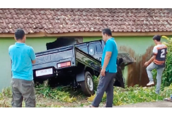 Jabar Hari Ini: Terbongkarnya Gudang Gas Oplosan-Pikap Seruduk Rumah