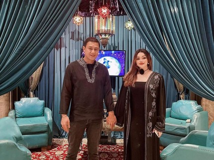 5 Potret Nourah Sheivirah dan Teuku Rafly Rayakan Ultah Pernikahan ke-11
