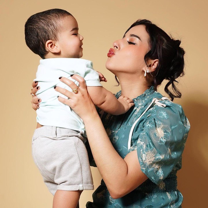 <p>Sama seperti Maryam, sejak lahir wajah Isa turut disembunyikan oleh Tasya. Namun, akhir-akhir ini wajah Isa sudah mulai diperlihatkan. (Foto: Instagram: @tasyafarasya)</p>