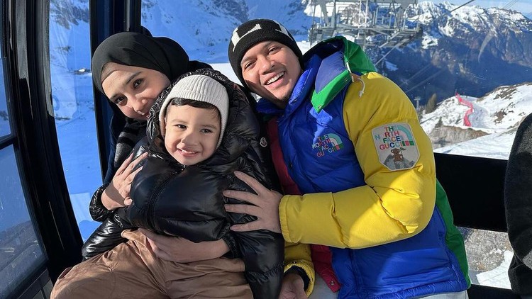 Potret Ukkasya Anak Zaskia Sungkar