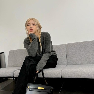 Rose BLACKPINK Tulis Pesan Panjang Usai Gabung THEBLACKLABEL Tuai Pro Kontra