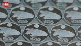 VIDEO: Melihat Milennium Falcon Dalam Bentuk Koin Karya Royal Mint