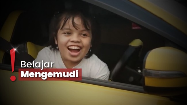 Ucok Baba Ajarkan Nyetir ke Anaknya yang 12 Tahun, Bikin Khawatir