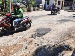 Warga: Jl Cipinang Indah I Jaktim Rusak Usai Ada Proyek Saluran Air