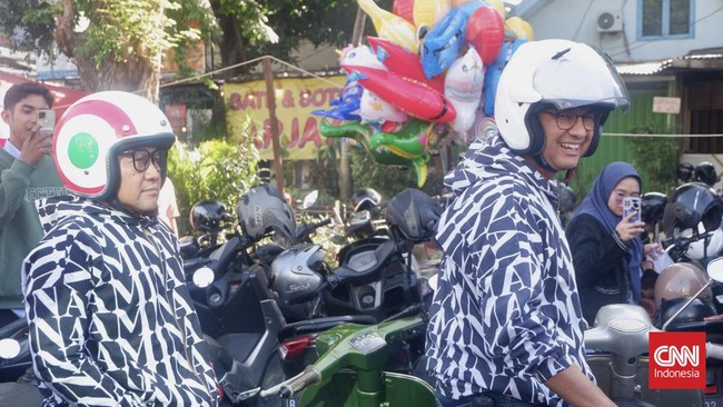 Anies-Cak Imin kompak mengendarai vespa ke Bazar Takjil Ramadhan di Bendungan Hilir, Jakarta Pusat, jelang pengumuman hasil rekapitulasi suara di KPU.