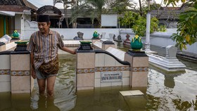 FOTO: Kompleks Makam Sunan Kalijaga di Demak Terendam Banjir