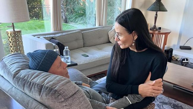 Bruce Willis Dipindahkan Istri dari Rumah gegara Demensia, Begini Sikap Demi Moore