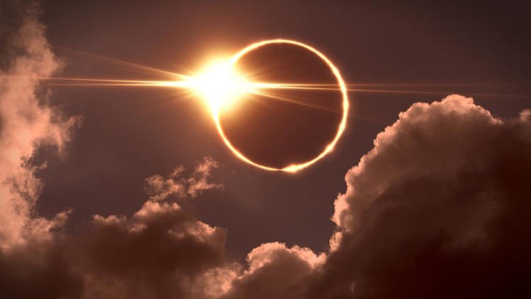 Total eclipse of the Sun. The moon covers the sun in a solar eclipse.