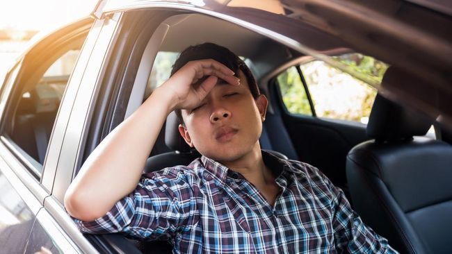 Perjalanan mudik rentan membuat orang kurang tidur. Ada beberapa cara agar bisa tidur lebih nyaman di kendaraan.
