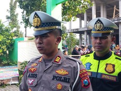 Detik-detik Bus Rem Blong Seruduk Motor-Rumah dan Tewaskan 1 Orang di Malang