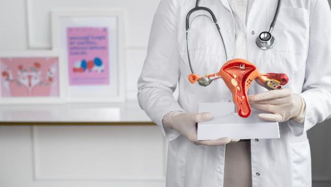 Sebagian besar kista bersifat jinak dan dapat hilang sendiri tapi kista juga dapat membesar, pecah, terinfeksi, atau menyebabkan komplikasi.