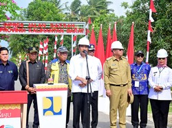 Resmikan Jalan Rp 648 M di Kalimantan, Jokowi Pesan Hal Ini