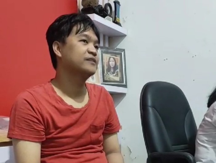 Singgih Sahara saat mediasi terkait donasi yang diselewengkannya di Kelurahan Karanganyar Gunung, Semarang.