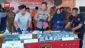 VIDEO: Gerebeg Rumah Pembuatan Petasan, Polisi Sita 60 KG Bahan Peleda