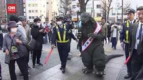 VIDEO: Ketika 'Si Ngeri' Godzilla Jadi Polisi Sehari di Tokyo