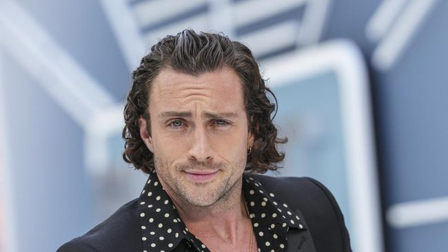 Aktor Aaron Taylor-Johnson buka suara terkait rumor yang mengatakan dia akan menjadi James Bond baru penerus Daniel Craig.