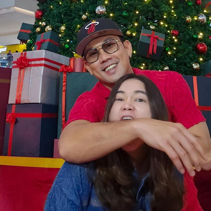 <p>Denny dan Olivia telah melewati perjalanan panjang untuk menjadi orang tua. Sebelumnya, Oliv pernah tiga kali mengalami keguguran sejak hamil pertama di 2021. (Foto: Instagram @oliviasumargo @sumargodenny)</p>