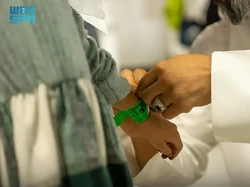Saudi Pasang 3 Mesin Cetak Gelang Pelacak Anak di Pintu Masuk Masjidil Haram