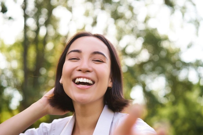 orang dengan EQ tinggi tahu cara menghilangkan stres tersebut dengan baik. Mereka memiliki beberapa kebiasaan sehari-hari yang membantunya melepas stres yang dirasakan.