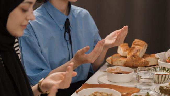 7 Makanan dan Minuman yang Perlu Dihindari saat Buka Puasa agar Tubuh Tetap Sehat