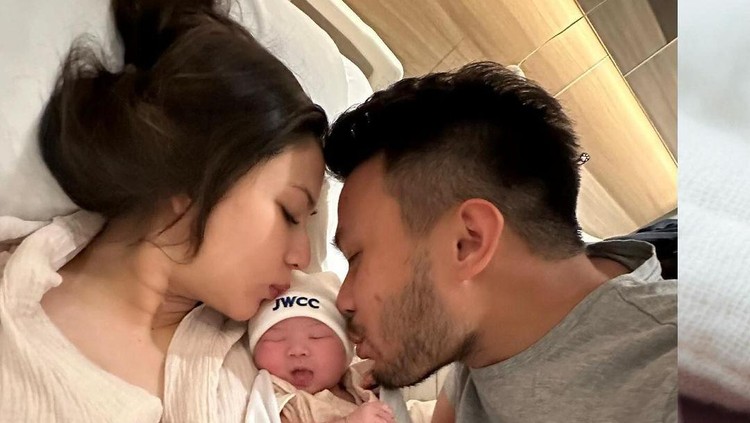 Jessica Mila melahirkan anak pertama