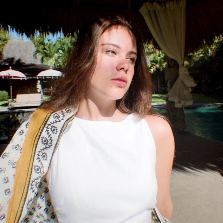 <p>Manuella yang sudah memiliki akun Instagram, secara rutin membagikan potret kesehariannya. Saat ini akun Manuella telah diikuti oleh 52 ribu <em>followers,</em> lho. (Foto: Instagram @manuellaazizaa)</p>