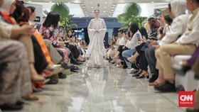 FOTO: Nuansa Manis Koleksi Lebaran Metro Festive Raya