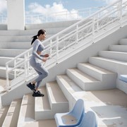 Bantu Empaskan Perut Buncit, Ternyata Menaiki Tangga Bisa Membakar Kalori Lebih Cepat!