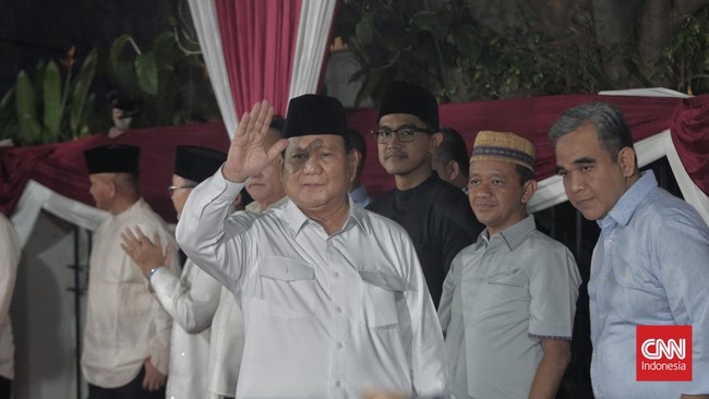 Prabowo Subianto baru saja ditetapkan KPU jadi pemenang Pilpres 2024. Ia akan menerima gaji pokok Rp32,5 juta plus sejumlah tunjangan.