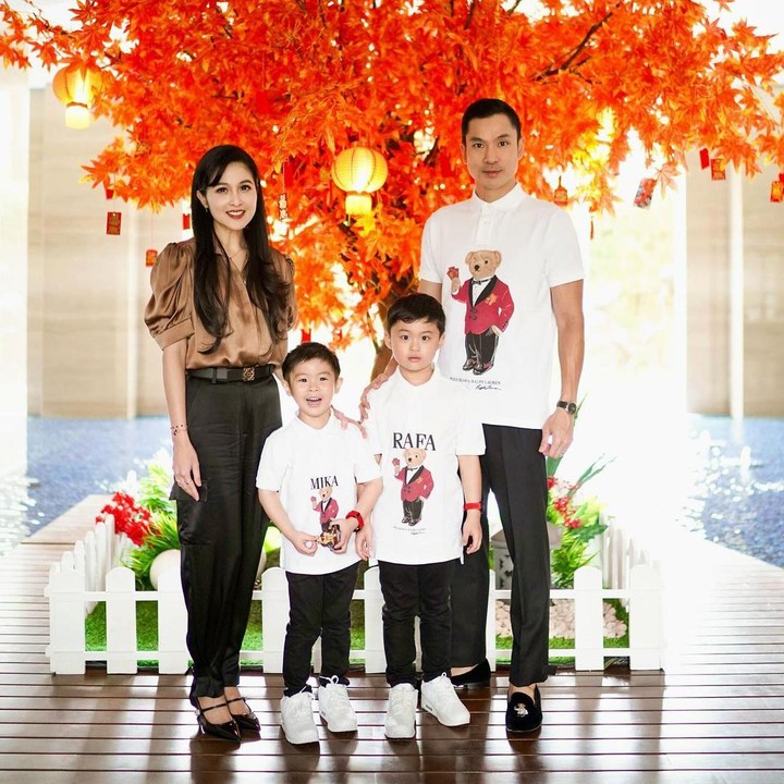 <p>Artis cantik Sandra Dewi menikah dengan Harvey Moeis pada tahun 2016, Bunda. Dari pernikahan ini, keduanya pun dikaruniai dua anak laki-laki. (Foto: Instagram: @sandradewi88)</p>