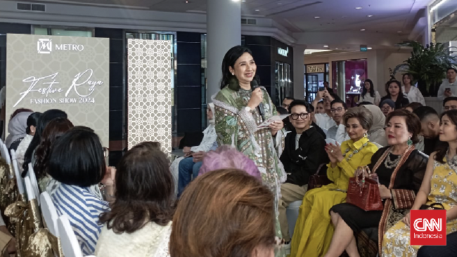 Presiden Komisaris Metro Department Store Anita Ratnasari Tanjung mengatakan koleksi 'Raya 2025' karya desainer Biyan Wanaatmadja memiliki keunikan sendiri.