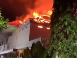 Rumah Sakit Gatoel di Kota Mojokerto Terbakar Hebat