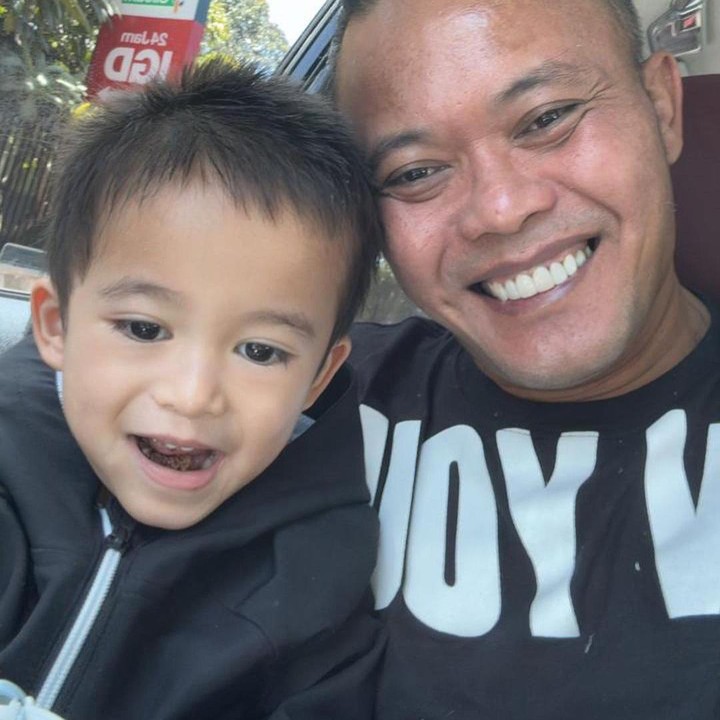 <p>"<em>Alhamdulillah</em> senang banget hari ini!! Adzam main sama Ayah, <em>happy</em> ya, nak? Nanti ketemu sama kakak-kakak di sana, ya! <em>Love you</em> anakku. Terima kasih juga Ayah <em>@ferdinan_sule @adzamadriansyah</em>," ungkap Nathalie pada laman Instagram-nya. (Foto: Instagram: @nathalieholscher)</p>
