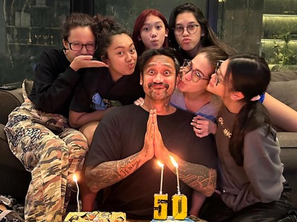 Terpopuler: Potret Tora Sudiro Bareng 5 Putrinya