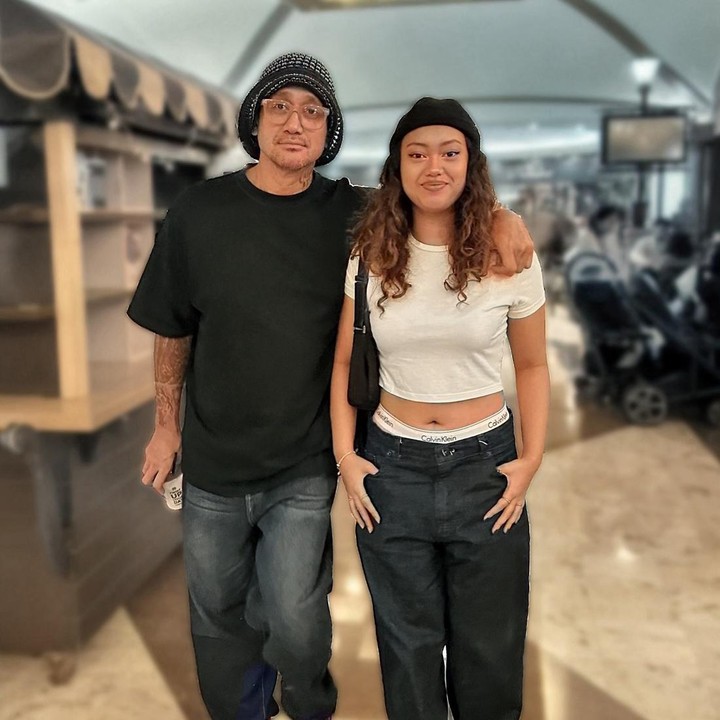 <p>Salah satu anak Tora yaitu Nayara, memiliki bakat di bidang seni tari. Ia bahkan telah menjadi dancer untuk penyanyi Agnez Mo, Bunda. (Foto: Instagram @t_orasudi_ro)</p>