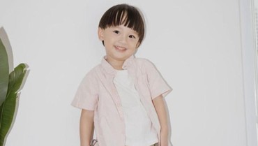 img-title Debut Jadi Model Cilik, 7 Potret Anzel Anak Audi Marissa yang Berusia 3 Tahun