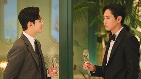 Kim Soo-hyun Ngaku Takut Ketemu Park Sung-hoon Jelang Queen of Tears