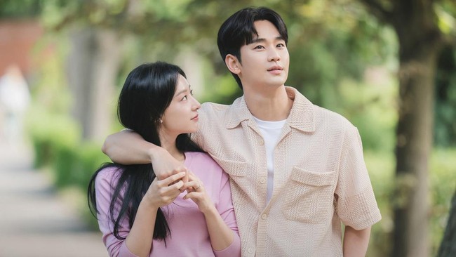 Drama Korea Queen of Tears mencetak rekor baru dengan perolehan rating episode 14 yang mencapai 21,625 persen.